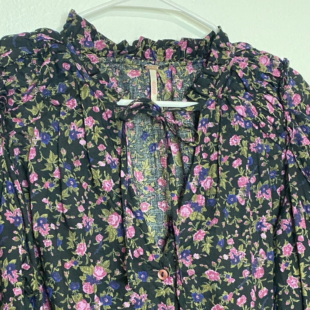 Free People Black and Purple Floral Blouse  Size S 100% Cotton - Picture 7 of 15